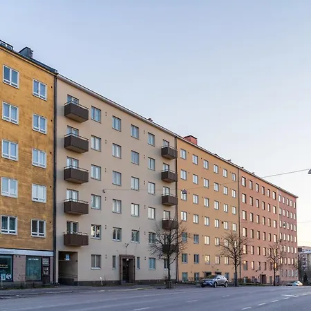 Kaksio Kulttuuritalon Ja Linnanmaen Vieressa * Helsinki
